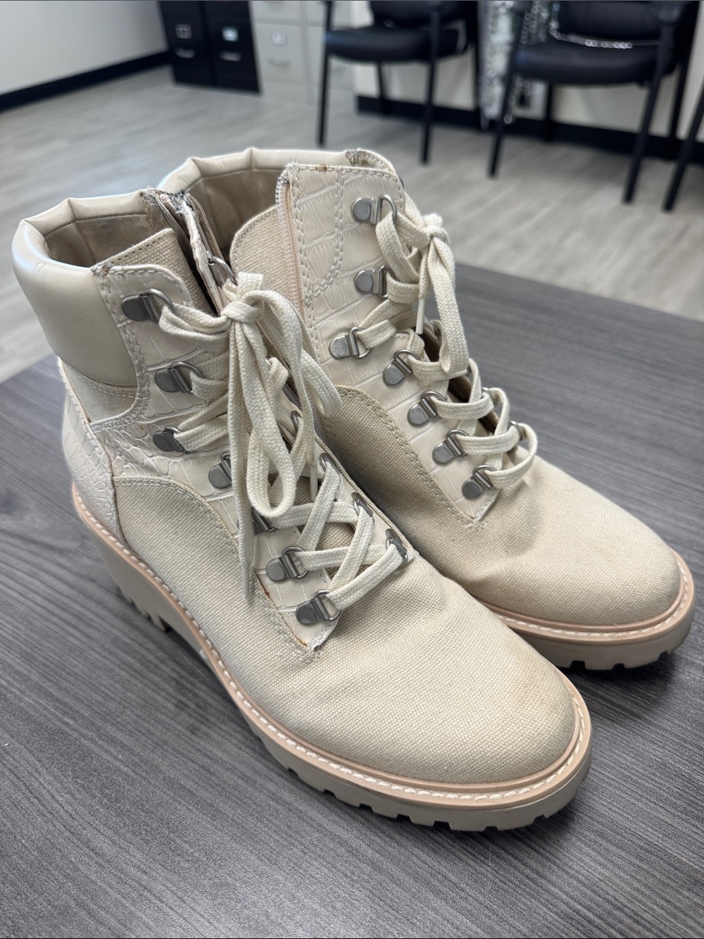Dolce Vita Howa Lace Up Lug Sole Combat boots size 8.5